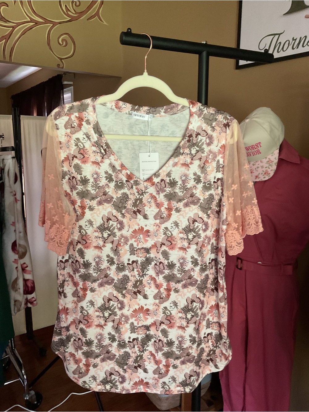 Casual V-Neck Floral Blouse with Lace Flutter Sleeves - Peach Floral